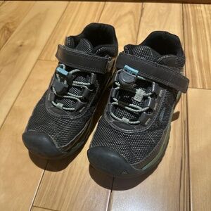 Keen boys size 13 runners
